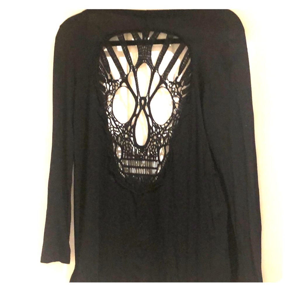 Stunning skull cardigan sweater 💀